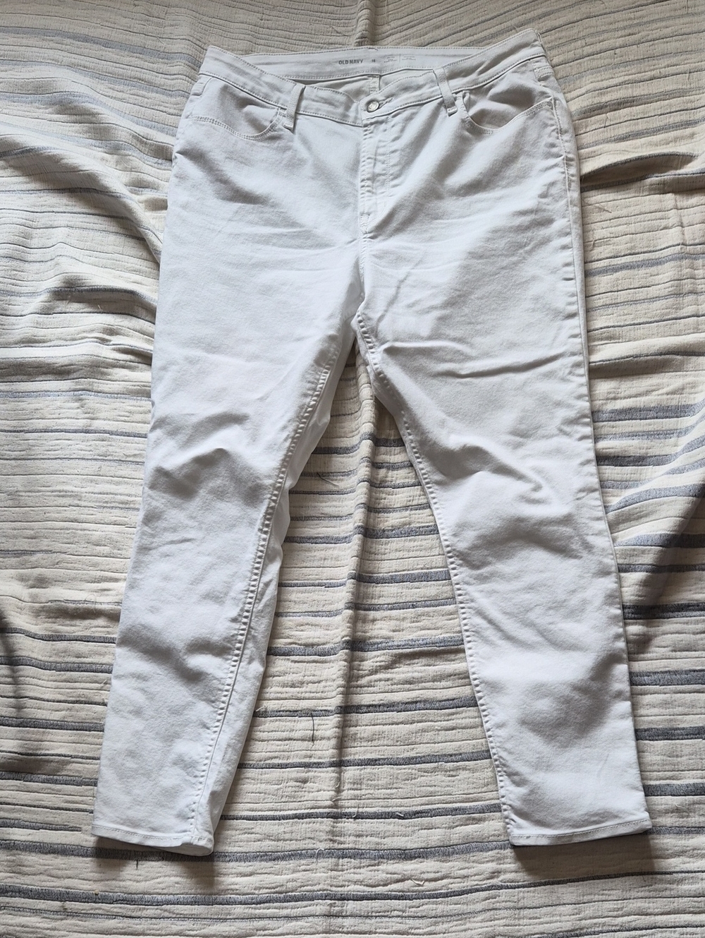 Old Navy White Cropped Slim Jeans